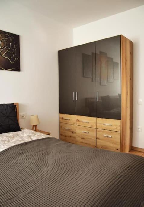 5 Dream Apartment 5 Cu Parcare Privata Орадя Экстерьер фото